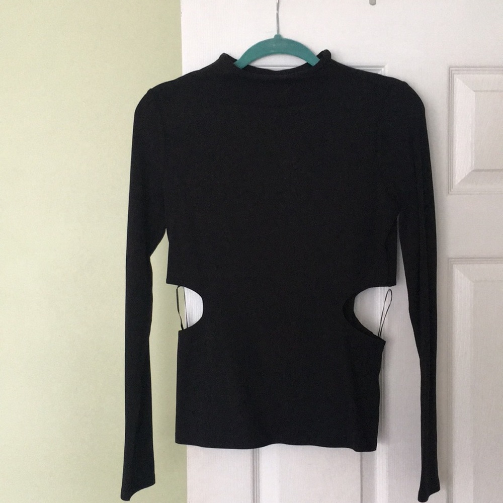 Top with cut out sides